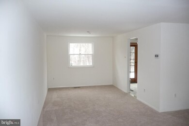 617 Glynita Cir, Reisterstown, MD 21136 - photo 3