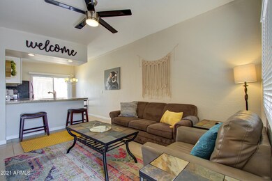 004_Living Room