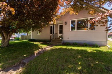 568 Metacom Ave, Bristol, RI 02809 - photo 2