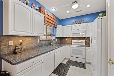 18576 N Summerbreeze Way, Surprise, AZ 85374 - photo 2