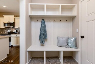 8012 NW 95th Cir, Johnston, IA 50131 - photo 7