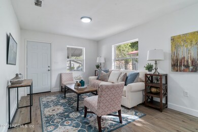 Entryway/Family Room
