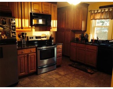 38 Oakland St, Watertown, MA 02472 - photo 2