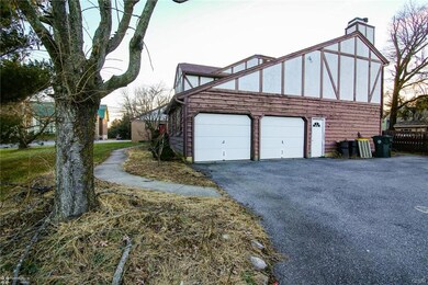 5518 Herbert Dr, Allentown, PA 18104 - photo 4