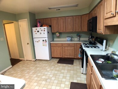 3853 Steppes Ct, Falls Church, VA 22041 - photo 2