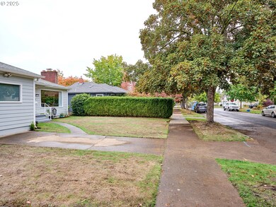 2075 Laurel Ave NE, Salem, OR 97301 - photo 3