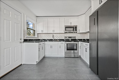 6 Central Ct, Valley Stream, NY 11580 - photo 6