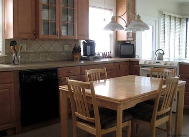 981 Washington Ave, Albany, NY 12206 - photo 6