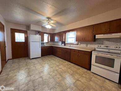 610 N State St, Osceola, IA 50213 - photo 7