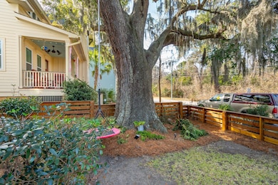 5232EDolphinSt-KeenEyeMarketing-005