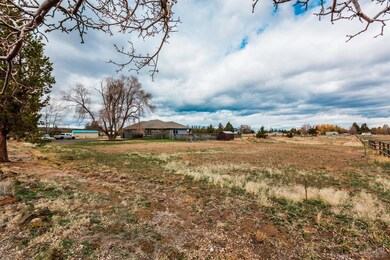 21540 Gift Rd, Bend, OR 97703 - photo 3