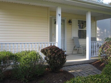 19 Dennis Dr, Clifton Park, NY 12065 - photo 3