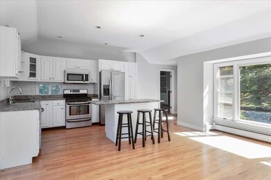 10-Kitchen_Breakfast Room
