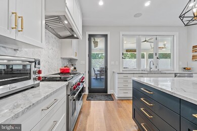 9917 Hall Rd, Potomac, MD 20854 - photo 5