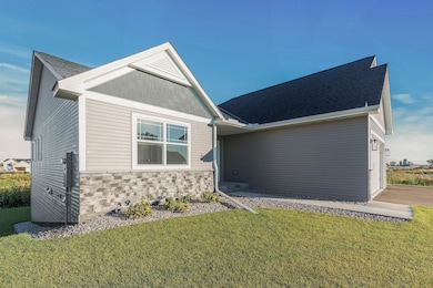 225 10th Ave NE, Hutchinson, MN 55350 - photo 2