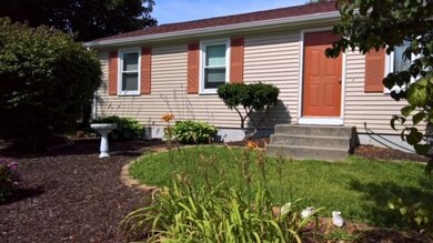 51 Sparrow Ln, Warwick, RI 02889 - photo 3