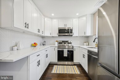 2928 S Buchanan St unit C2, Arlington, VA 22206 - photo 2