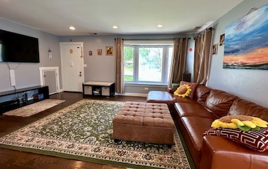 3607 Kirchoff Rd, Rolling Meadows, IL 60008 - photo 7