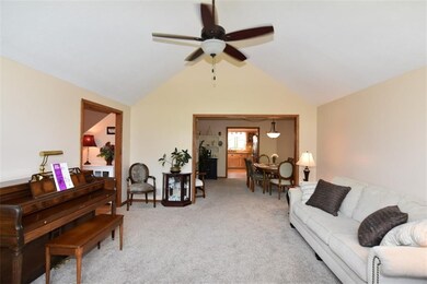 3811 Oriole Dr, Columbus, IN 47203 - photo 5