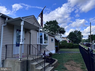 2551 Woodland Rd, Abington, PA 19001 - photo 2