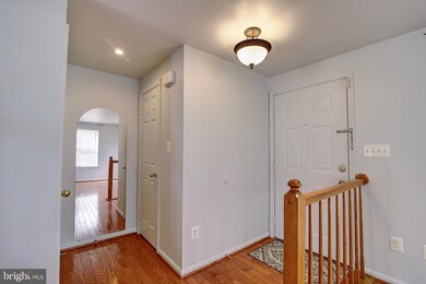 13817 Fount Beattie Ct, Centreville, VA 20121 - photo 4