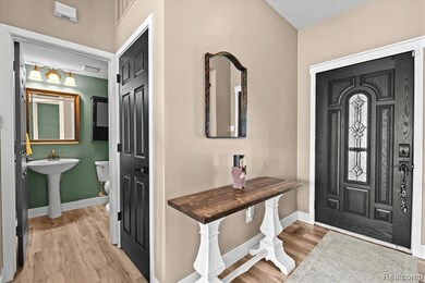 1032 Tudor Ln