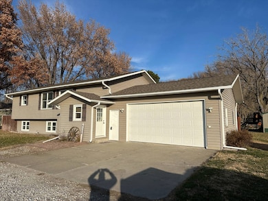 4504 N 1st St, Norfolk, NE 68701 - photo 2