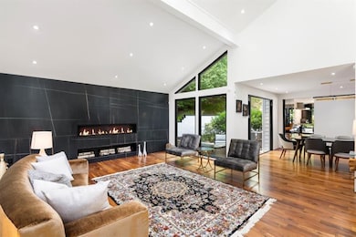 4070 Whitewater Creek Rd NW, Atlanta, GA 30327 - photo 5