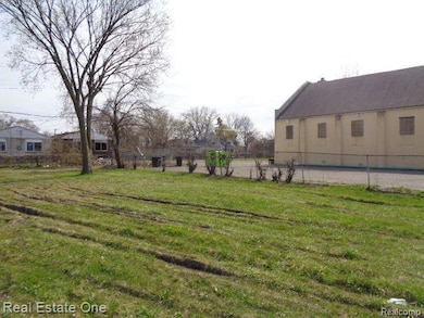 5566 Talbot St, HamtraMcK, MI 48212 - photo 3