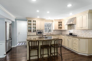 22 Crescent Rd, Riverside, CT 06878 - photo 3