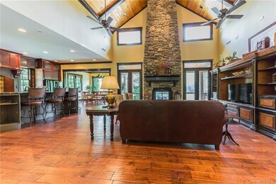 Spacious Great Room with Gourmet Kitchen and Break