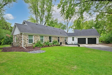 1005 Lone Tree Rd, Elm Grove, WI 53122 - photo 2