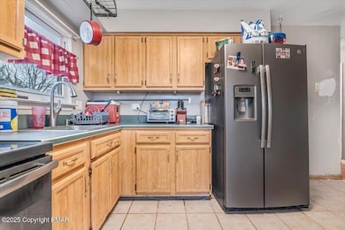 177 E 2ND Street