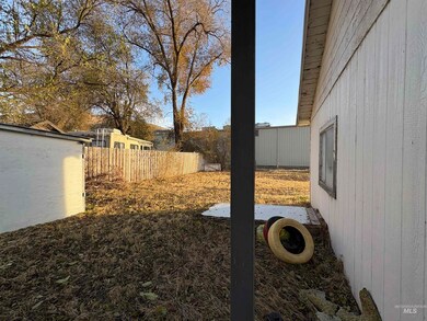 324 10th St N, Vale, OR 97918 - photo 6