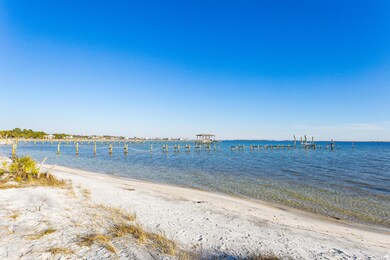 2004 Pritchard Point Dr Navarre FL 32566