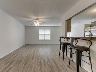 900 NW 19th St, Moore, OK 73160 - photo 6