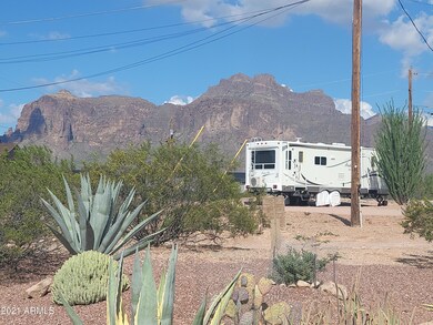 FRONT YARD VIEWS