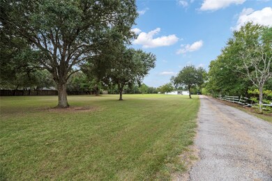 19411 Pine Tree Ln, Waller, TX 77484 - photo 4