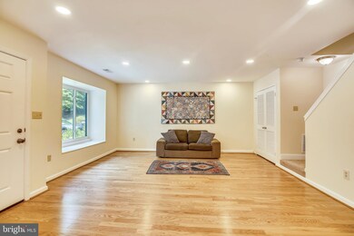 10834 Whiterim Dr, Potomac, MD 20854 - photo 5