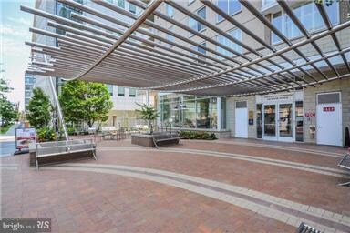 The Crescent unit 1108, Silver Spring, MD 20910 - photo 2