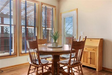 Bright & Sunny Breakfast area overlooks deck & bac