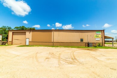 920 Avenue F N, Bay City, TX 77414 - photo 2