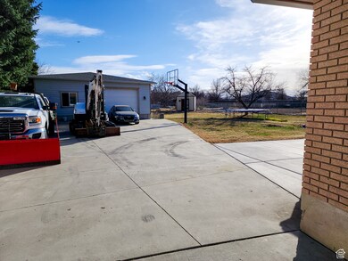 3639 W Jasmine St, West Valley City, UT 84120 - photo 4