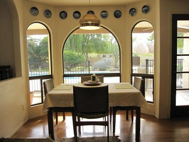 Breakfast nook Bay Window