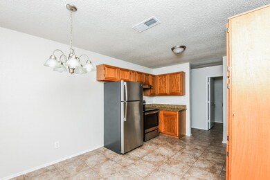 1359 Lincolnshire Way, Fort Worth, TX 76134 - photo 6