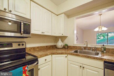 1836 Bronzegate Blvd, Silver Spring, MD 20904 - photo 4