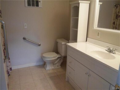 3206 Division St, Easton, PA 18045 - photo 6