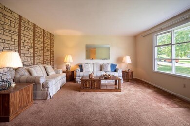 4565 N Sunset Dr, Coopersburg, PA 18036 - photo 4