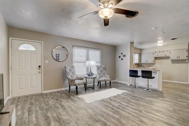 745 W Redbud Dr, Hurst, TX 76053 - photo 3