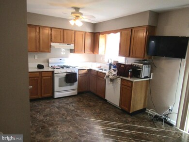 347 N Pearl St, Clayton, NJ 08312 - photo 7